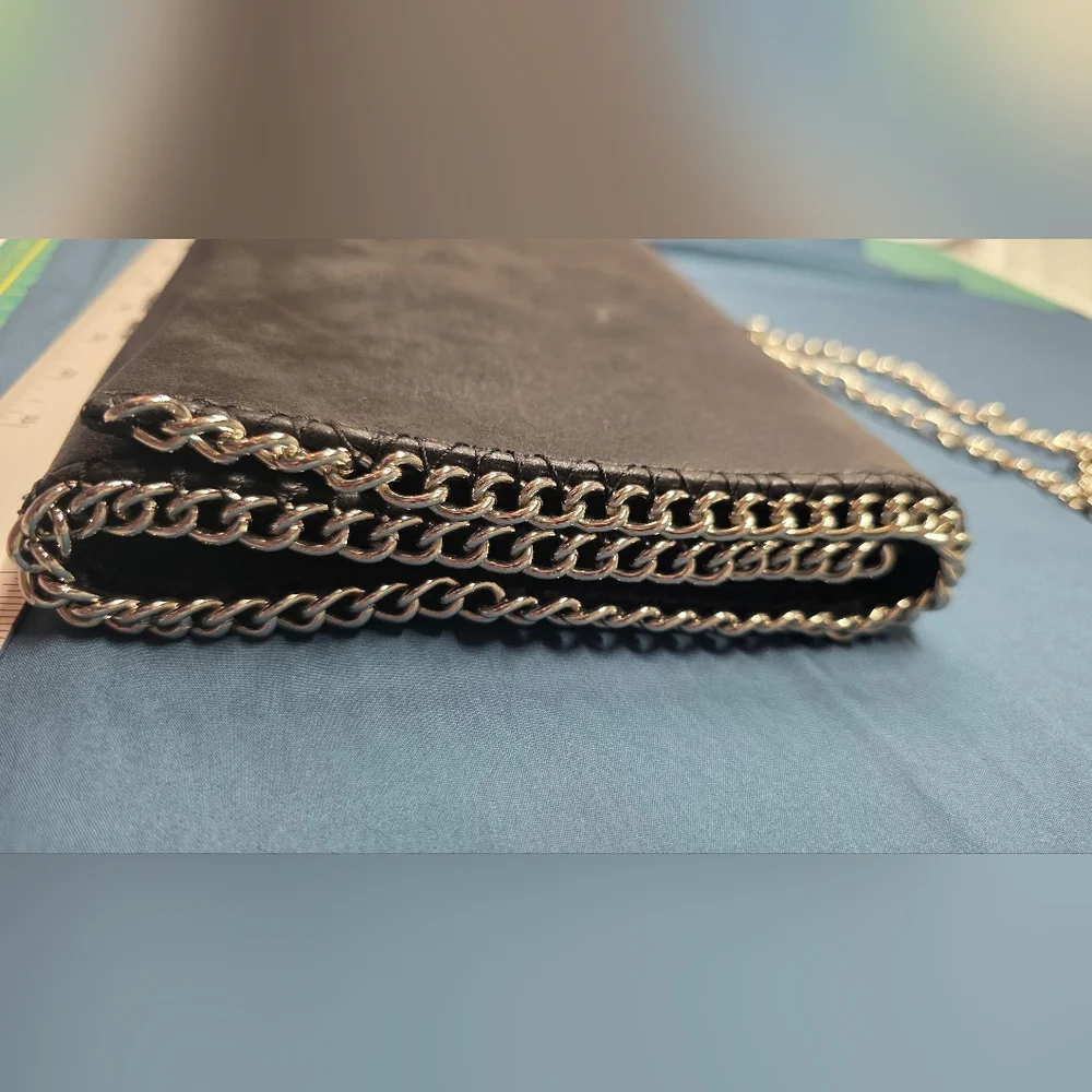 Chelsea28 Black Chain-Trim Clutch‎